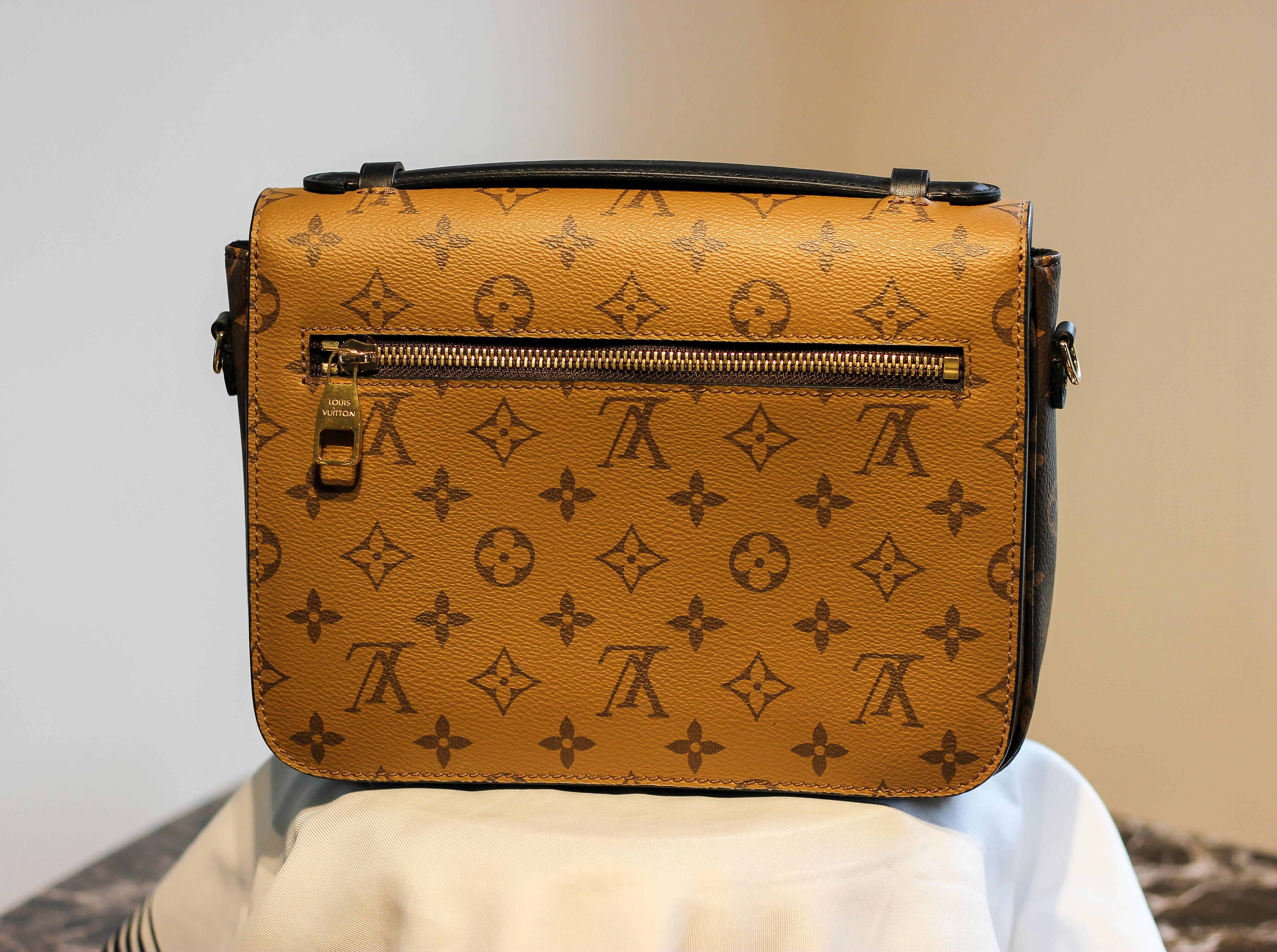 Louis Vuitton Pochette Metis Purse