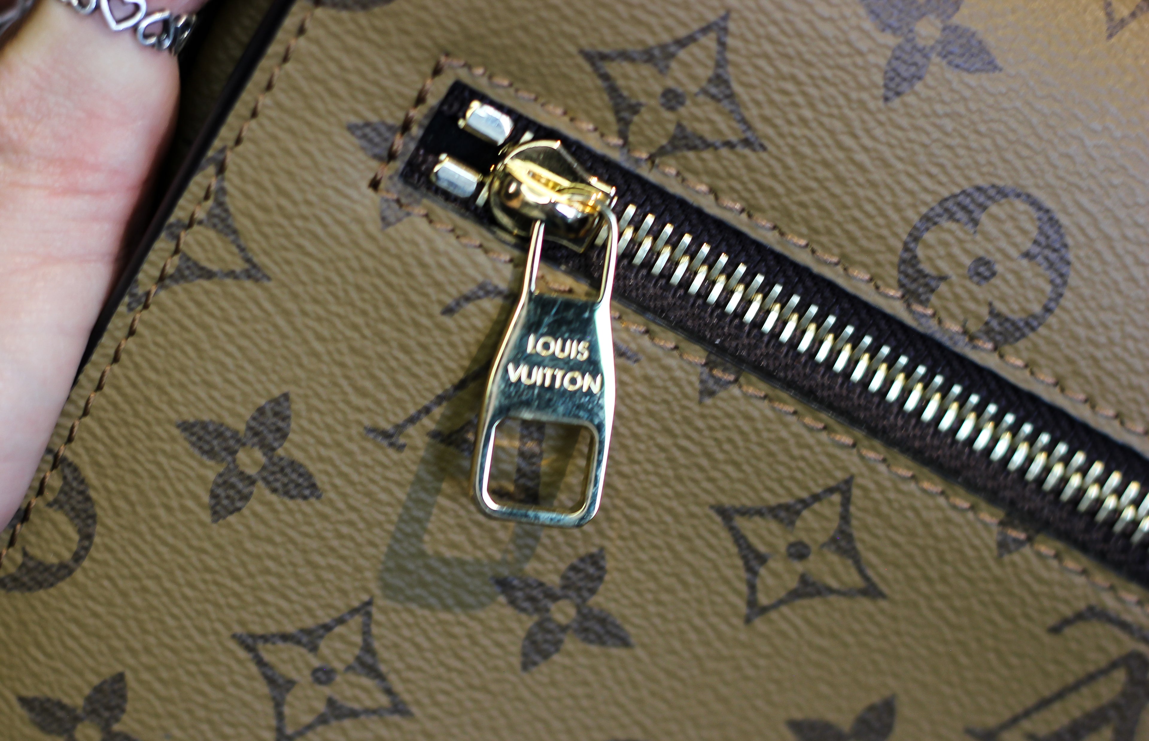 Louis Vuitton Pochette Metis Purse